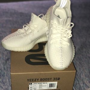 Yeezy Boost 350 V2